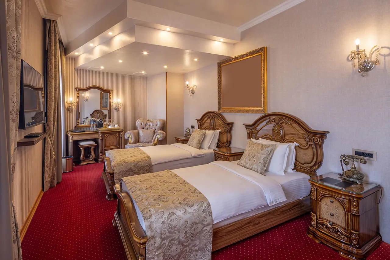 Hotels & Boutique Inns